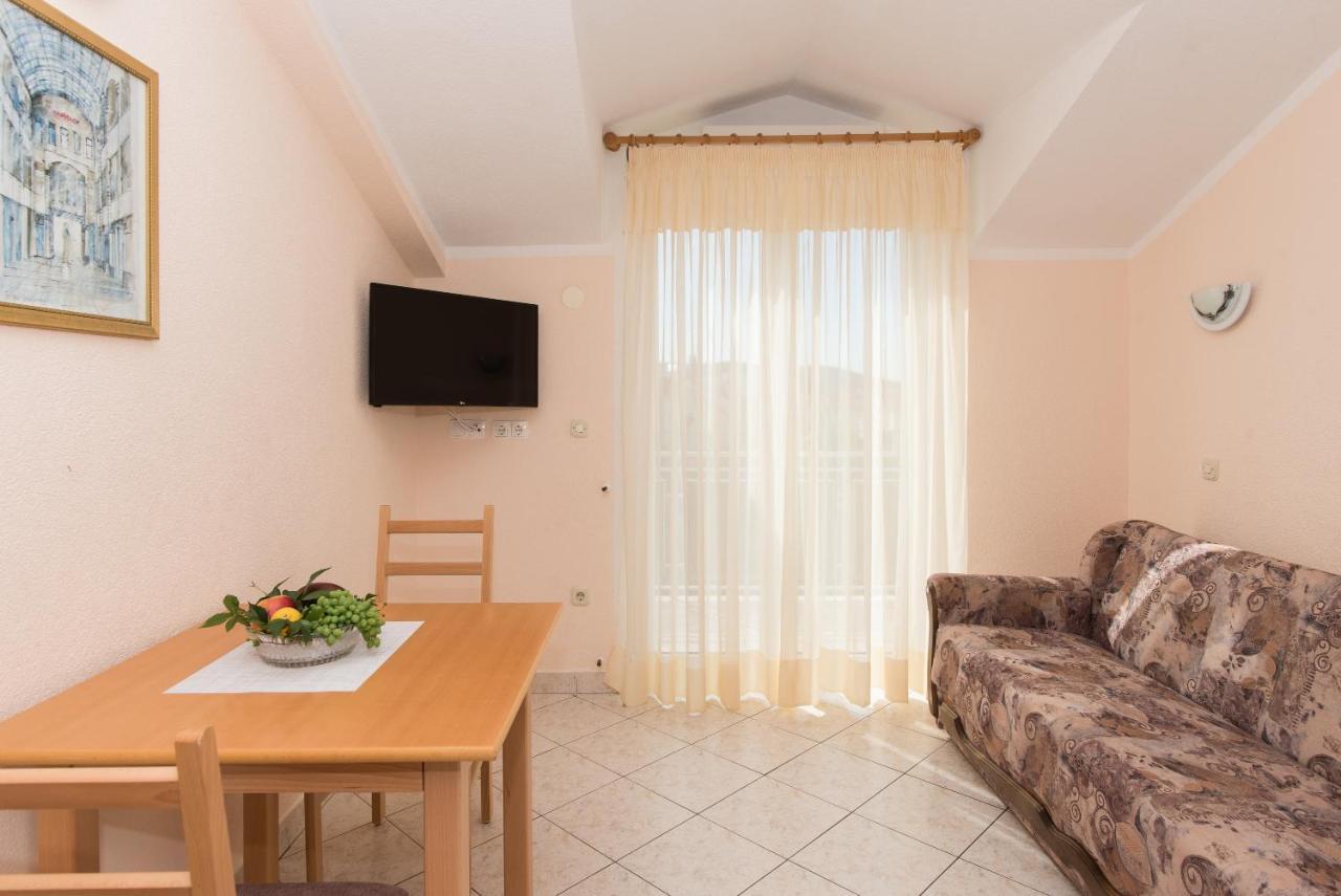 Topic Apartments Vodice Luaran gambar